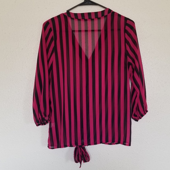 Black/Pink Button Down Top - Picture 5 of 7